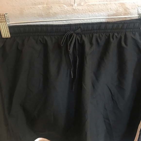 Champion women’s exercise shorts - Picture 3 of 4